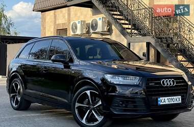 Позашляховик / Кросовер Audi Q7 2019 в 