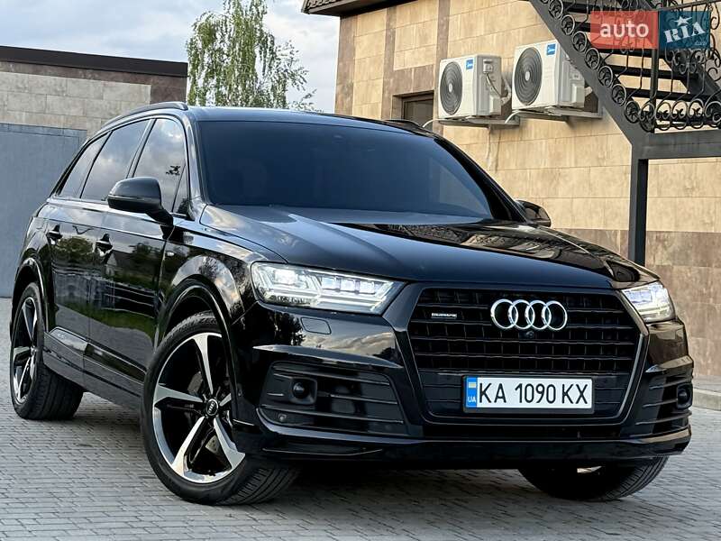 Позашляховик / Кросовер Audi Q7 2019 в 