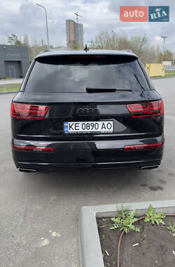 Внедорожник / Кроссовер Audi Q7 2019 в 