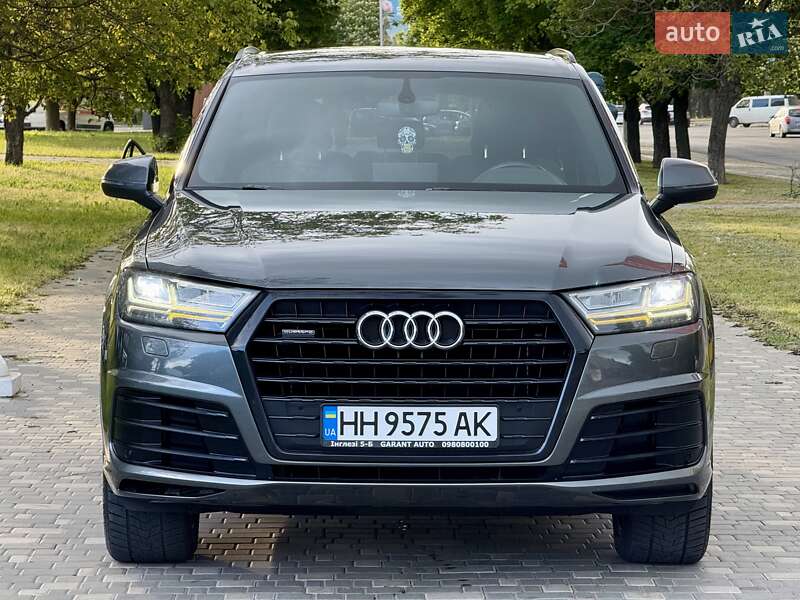 Позашляховик / Кросовер Audi Q7 2018 в Одесі