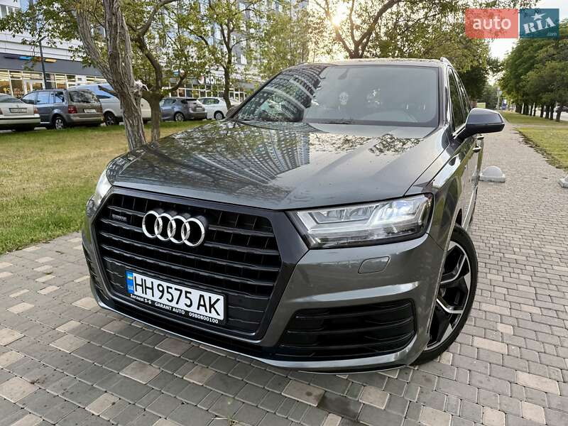 Позашляховик / Кросовер Audi Q7 2018 в Одесі