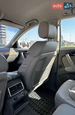 Внедорожник / Кроссовер Audi Q7 2011 в 