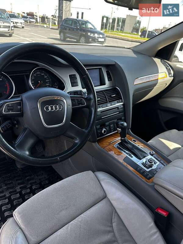 Внедорожник / Кроссовер Audi Q7 2011 в Луцке
