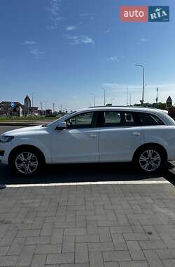 Внедорожник / Кроссовер Audi Q7 2011 в 