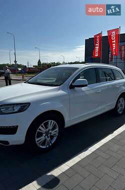 Внедорожник / Кроссовер Audi Q7 2011 в 