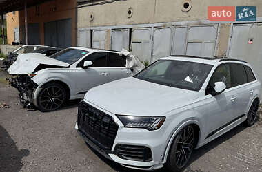 Внедорожник / Кроссовер Audi Q7 2021 в Ужгороде
