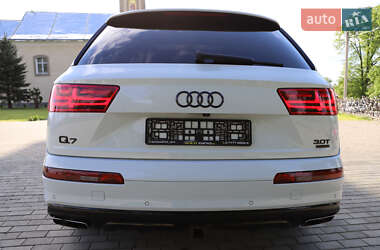 Внедорожник / Кроссовер Audi Q7 2016 в 