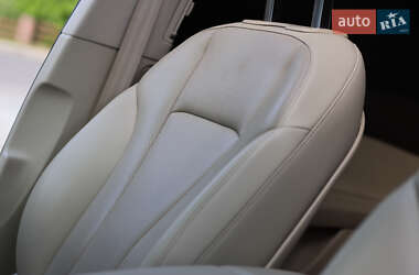 Внедорожник / Кроссовер Audi Q7 2016 в 