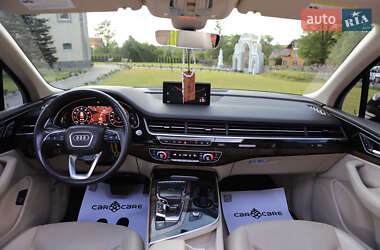 Внедорожник / Кроссовер Audi Q7 2016 в 