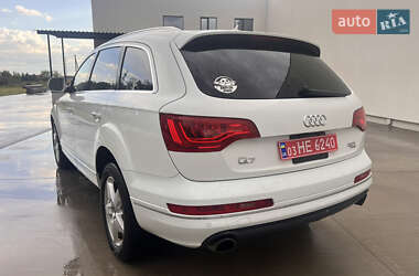 Внедорожник / Кроссовер Audi Q7 2015 в 
