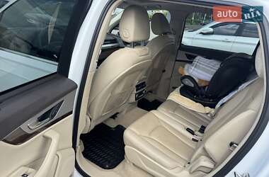 Внедорожник / Кроссовер Audi Q7 2016 в 