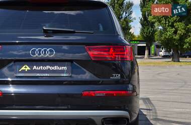 Внедорожник / Кроссовер Audi Q7 2016 в 