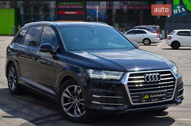 Внедорожник / Кроссовер Audi Q7 2016 в 