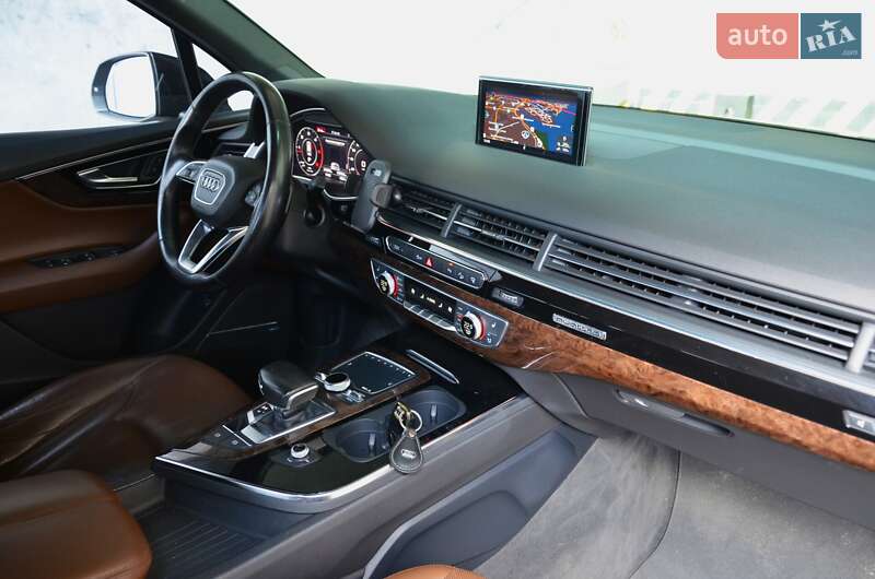 Внедорожник / Кроссовер Audi Q7 2016 в Киеве