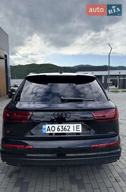 Позашляховик / Кросовер Audi Q7 2015 в 