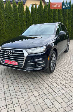 Позашляховик / Кросовер Audi Q7 2018 в 