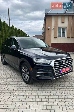 Позашляховик / Кросовер Audi Q7 2018 в 