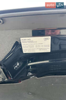 Позашляховик / Кросовер Audi Q7 2018 в 