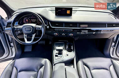 Внедорожник / Кроссовер Audi Q7 2017 в 