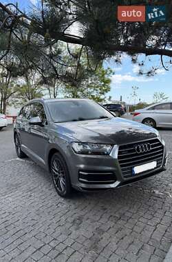 Внедорожник / Кроссовер Audi Q7 2016 в Одессе