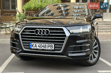 Внедорожник / Кроссовер Audi Q7 2016 в 