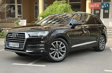 Внедорожник / Кроссовер Audi Q7 2016 в 