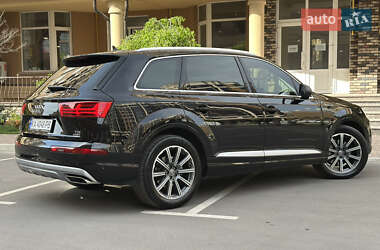 Внедорожник / Кроссовер Audi Q7 2016 в 