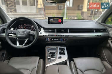Внедорожник / Кроссовер Audi Q7 2016 в 
