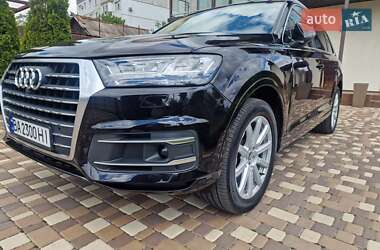 Внедорожник / Кроссовер Audi Q7 2017 в 