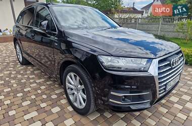 Внедорожник / Кроссовер Audi Q7 2017 в 