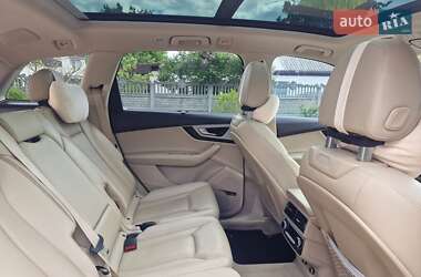 Внедорожник / Кроссовер Audi Q7 2017 в 