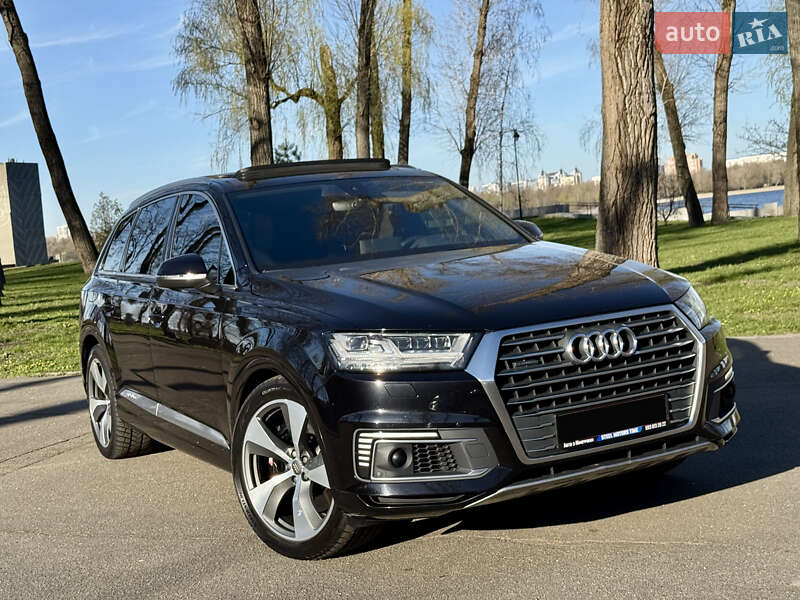 Внедорожник / Кроссовер Audi Q7 2017 в Киеве