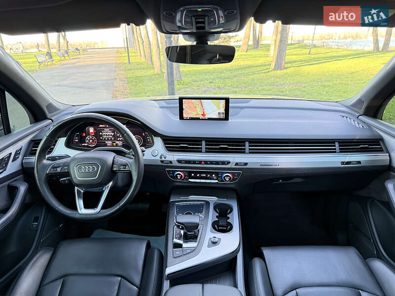 Внедорожник / Кроссовер Audi Q7 2017 в Киеве