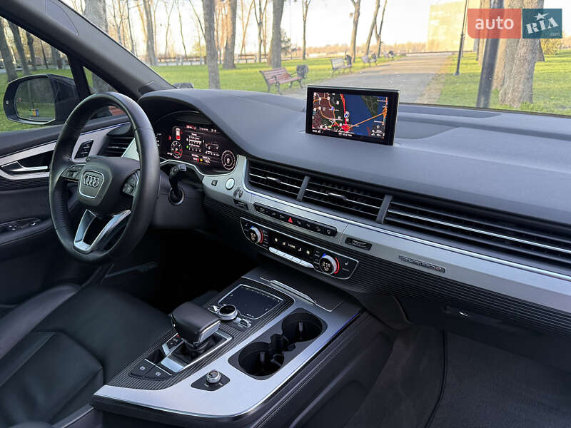Внедорожник / Кроссовер Audi Q7 2017 в Киеве