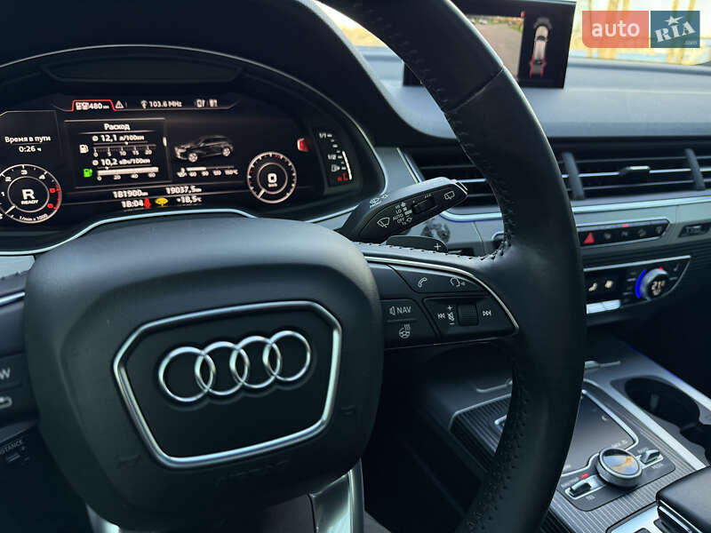 Внедорожник / Кроссовер Audi Q7 2017 в Киеве