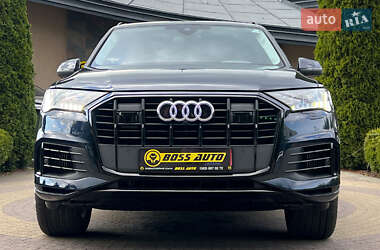 Позашляховик / Кросовер Audi Q7 2023 в 