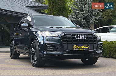 Позашляховик / Кросовер Audi Q7 2023 в 