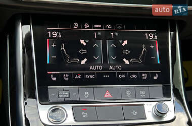 Позашляховик / Кросовер Audi Q7 2023 в 