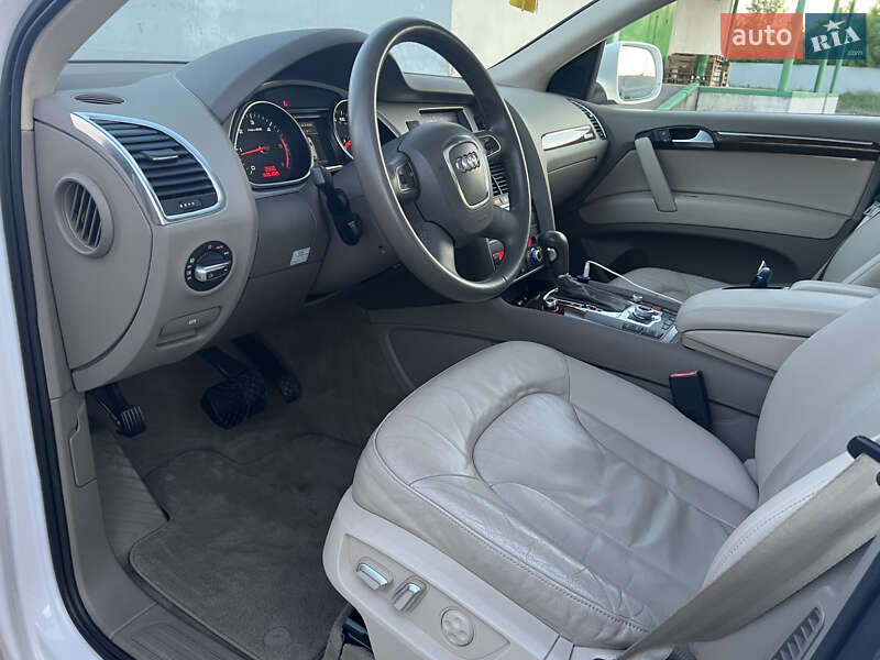 Внедорожник / Кроссовер Audi Q7 2011 в Ужгороде