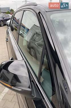 Внедорожник / Кроссовер Audi Q7 2016 в 