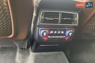 Внедорожник / Кроссовер Audi Q7 2016 в 