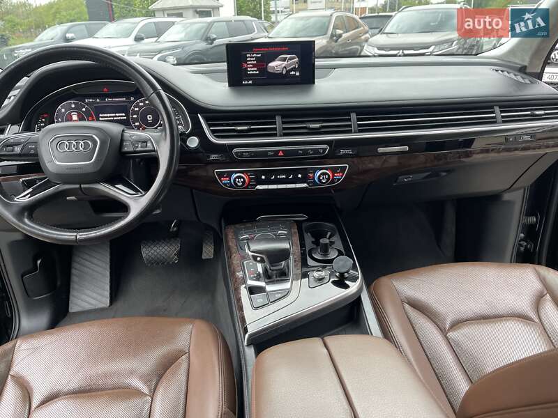 Внедорожник / Кроссовер Audi Q7 2016 в Черновцах