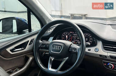 Внедорожник / Кроссовер Audi Q7 2019 в 