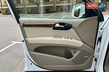 Внедорожник / Кроссовер Audi Q7 2011 в 