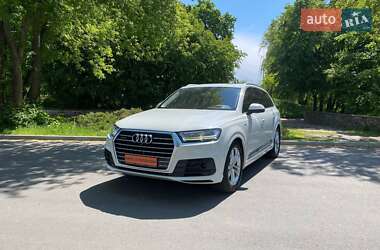 Внедорожник / Кроссовер Audi Q7 2015 в Черкассах