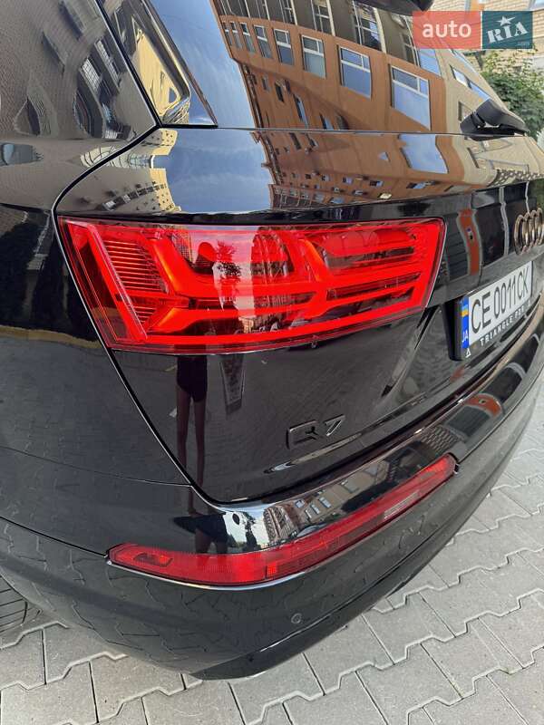 Позашляховик / Кросовер Audi Q7 2016 в Чернівцях
