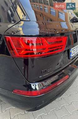 Внедорожник / Кроссовер Audi Q7 2016 в 