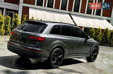 Внедорожник / Кроссовер Audi Q7 2020 в 