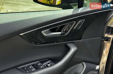 Внедорожник / Кроссовер Audi Q7 2020 в 