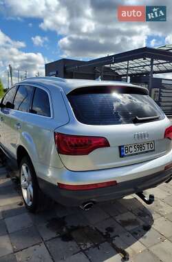 Позашляховик / Кросовер Audi Q7 2010 в 